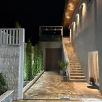 Kremelo Hotell *