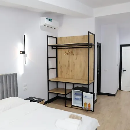 Hotel Kremelo Berat
